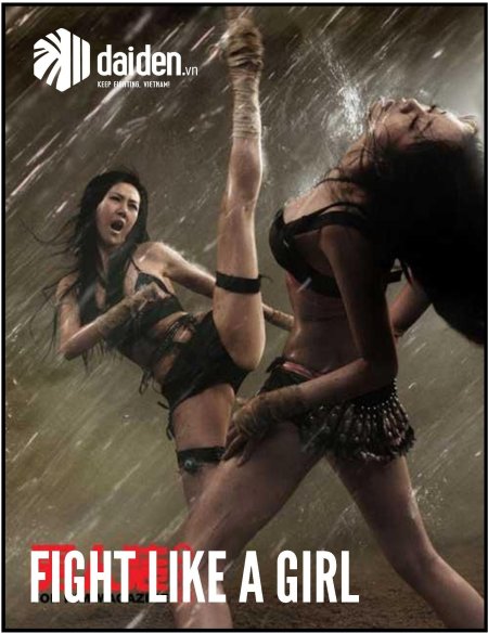 Девушка сражается