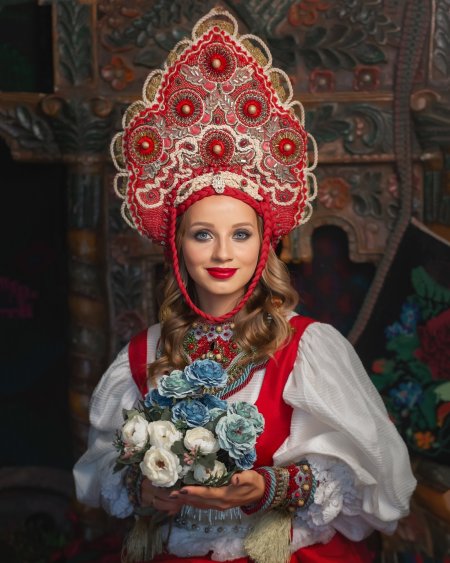 Екатерина Деомидова кокошники