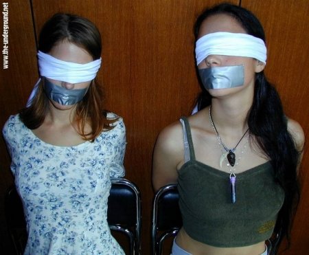 Бдсм девушка с заклеенным скотчем ртом