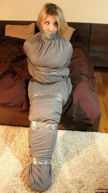 Связанные девушки скотчем