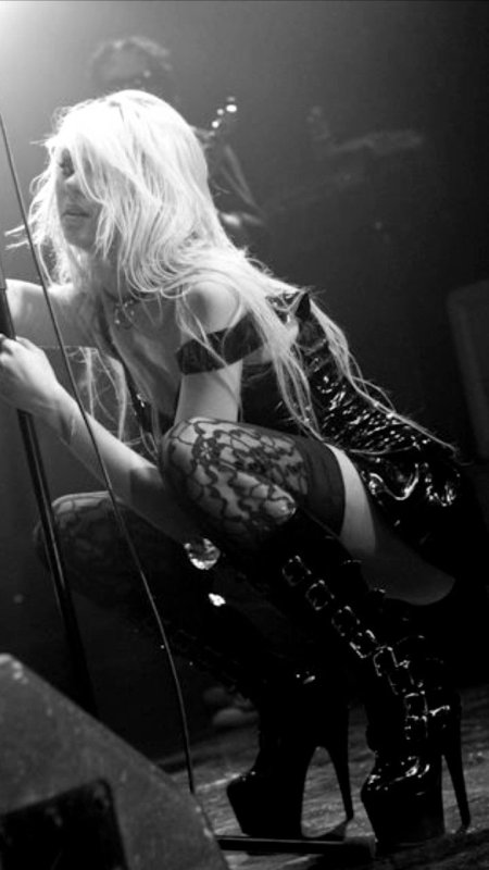 Тейлор Момсен 2023