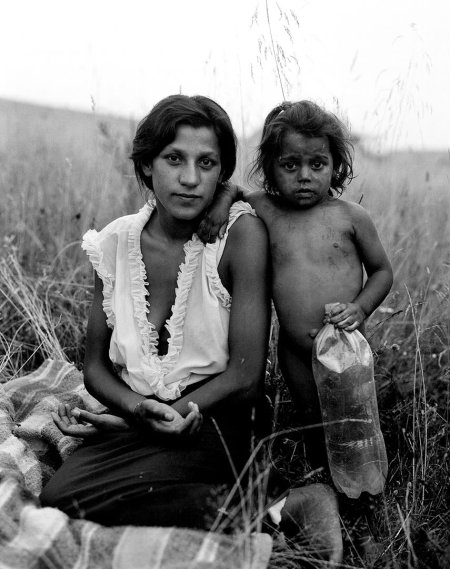 Цыганский, голые цыгане.