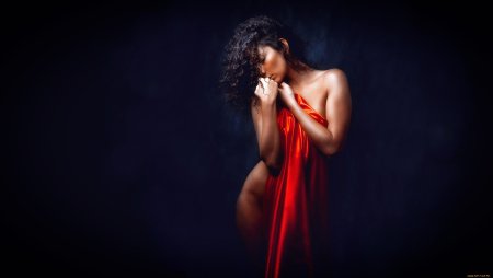 Девушка в Красном платье ню