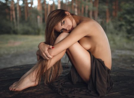 Красивые позы ню в лесу