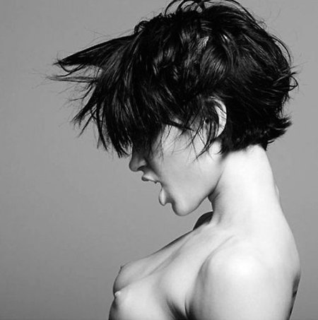 Девушки с короткой стрижкой ню