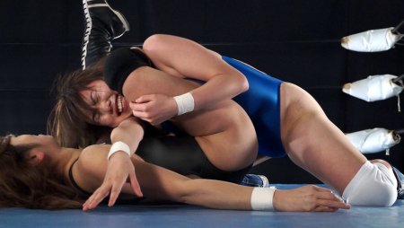 Борьба девушек без одежды