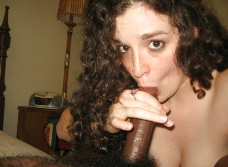 "Красивая еврейка сосет"