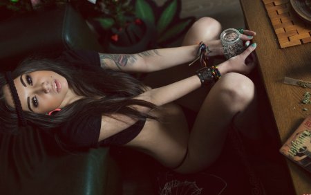 Диана Мелисон +18