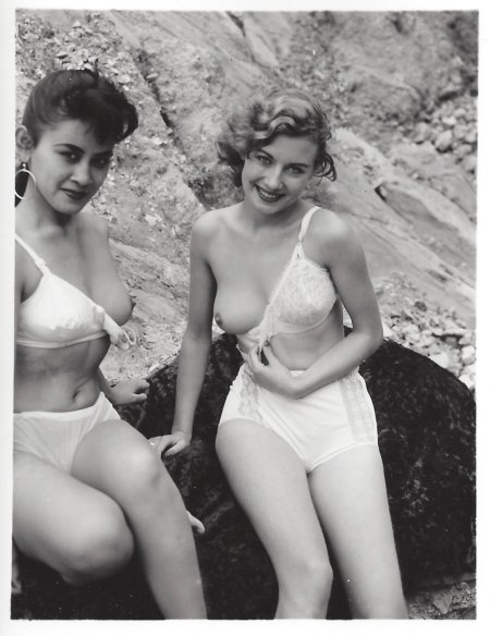 Советские женщины в купальниках