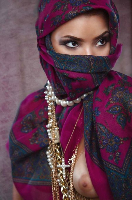 Голые восточные женщины