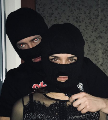 Девушка в Балаклаве