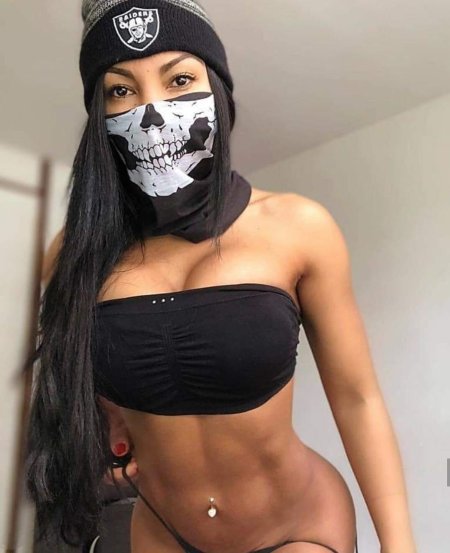 Красивые девушки в бандане