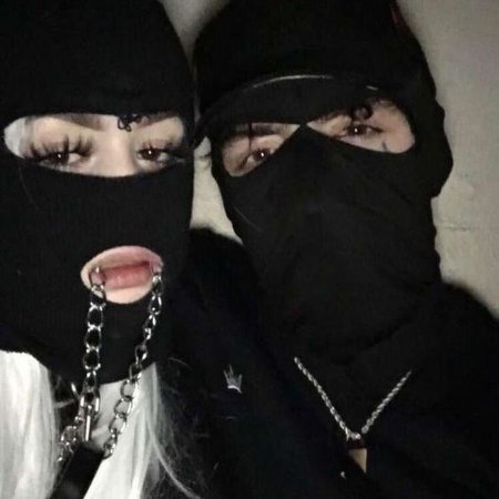 Парочки в масках