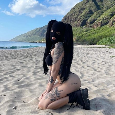 Тиктокерша bellapoarch