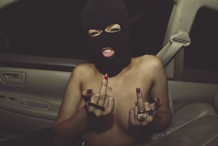 Голая женщина в Балаклаве