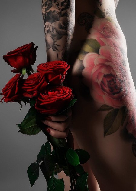 Девушка с розой