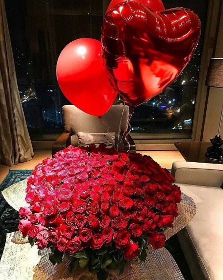 Огромный букет цветов