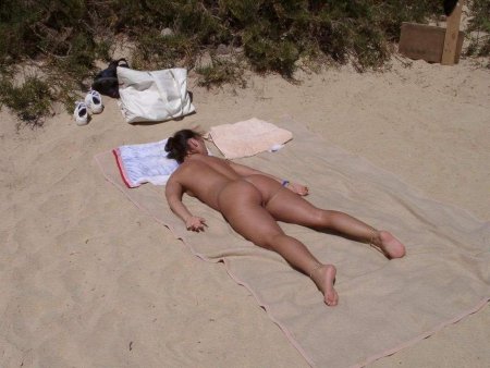 Любители загорать голышом