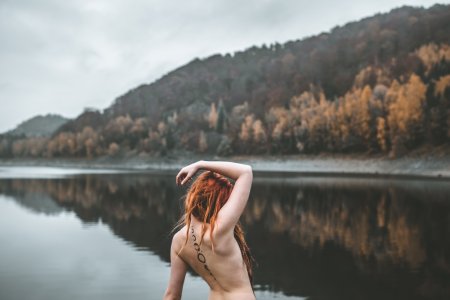 Топлесс на речке