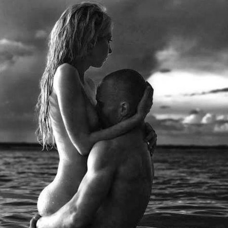 Эротическая фотосессия пары