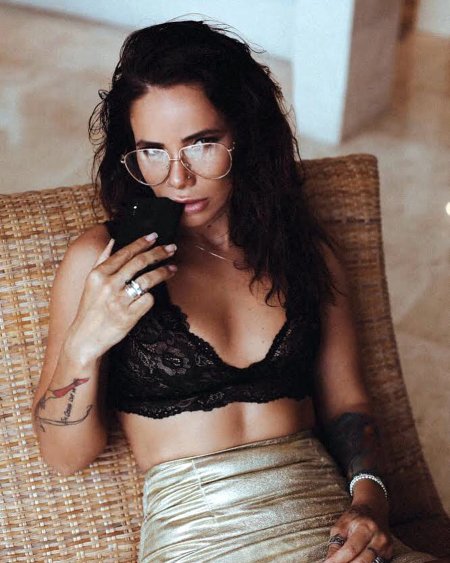 Айза Анохина в белье