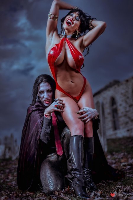 Вампирелла эро косплей