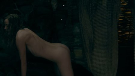 Голая Моргана Полански в викингах