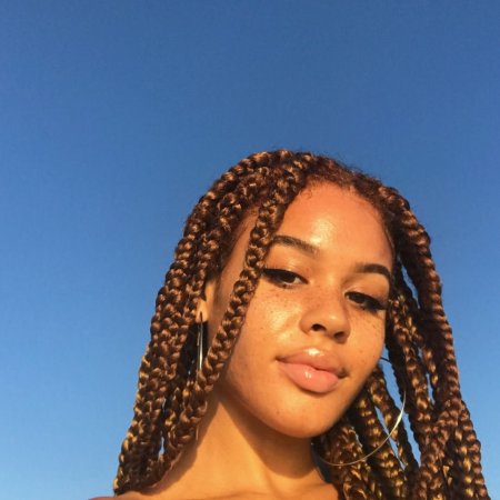 Африканские люди с косичками