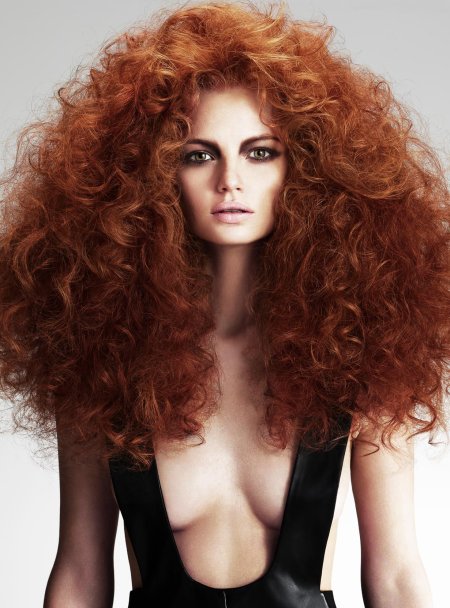 Рыжие кудрявые волосы длинные