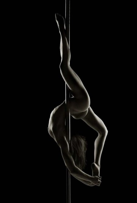 Эротические танцы на пилоне