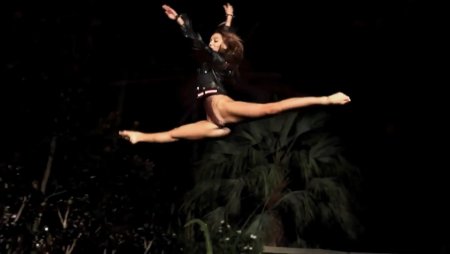 Балерина на сцене