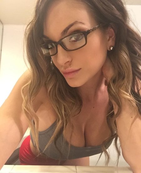 Красивые телки в очках