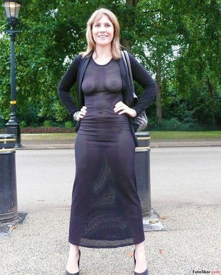 Взрослые женщины в прозрачной одежде