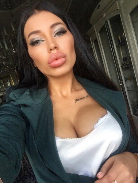 Большие силиконовые губы