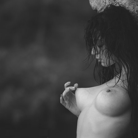 Художественное ню грудь