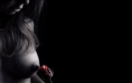 Эротические девушки на черном фоне