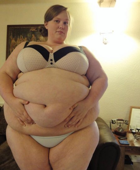 Женщины с толстыми животами