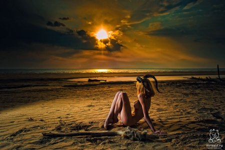 Эротическая фотосессия на море