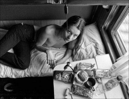 Девушка в поезде