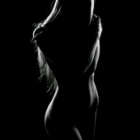 Силуэт голой женщины