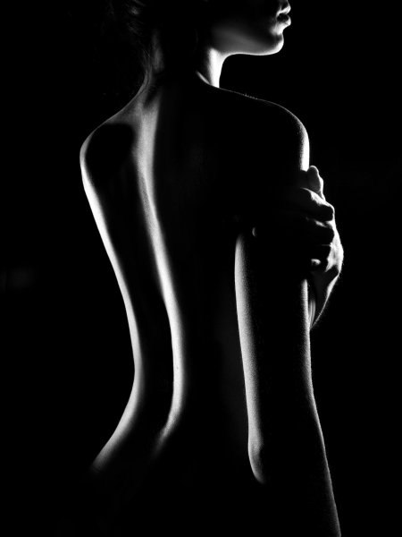 Женское тело в низком Ключе