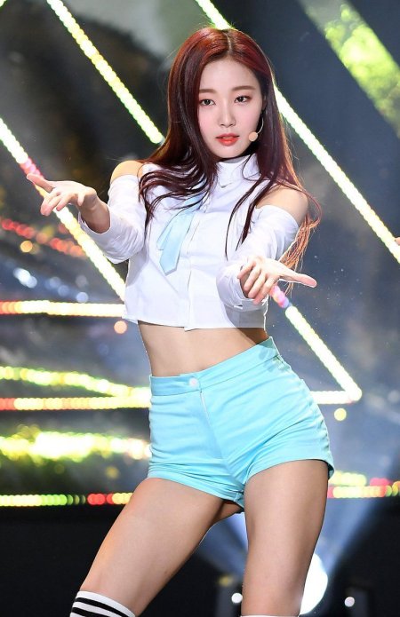 Yeon Woo MOMOLAND