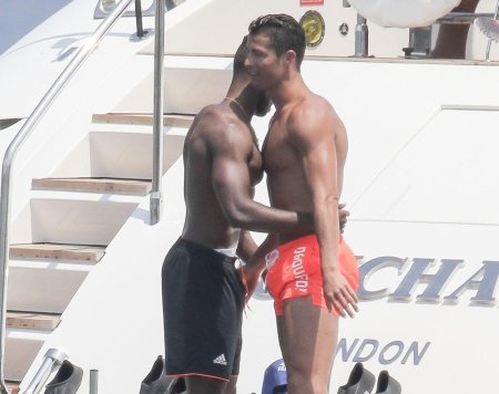 Криштиану Роналду гей7