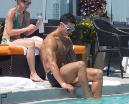 Голый Кристиано Роналду