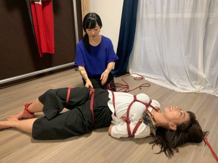 Связали в клубе