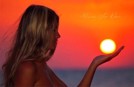 Красивые девушки голышом на закате