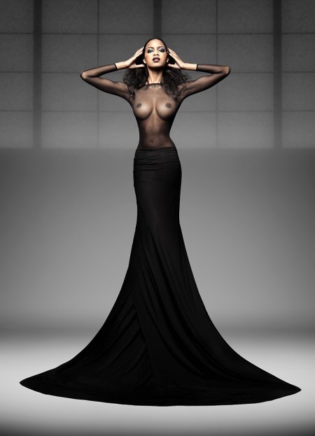 Вечернее платье на голое тело