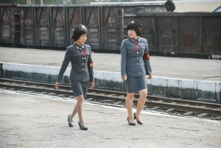 Эрик Лаффорг Северная Корея девушки военные