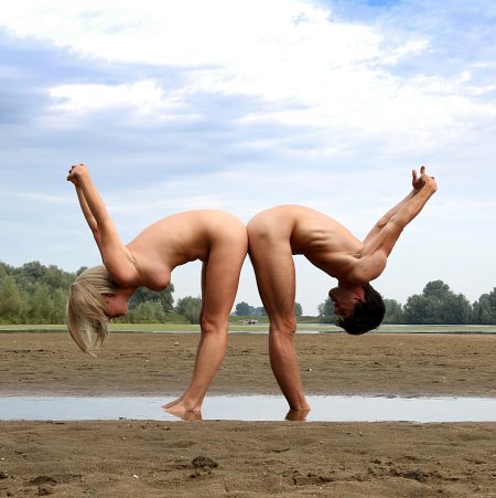 Таня Пивень йога голышом