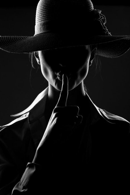 Девушка в шляпе